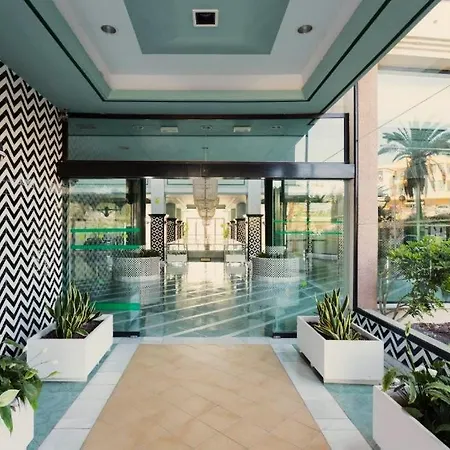 Apartamento Skyline View - Free Private Parking Including & Guest Bonus *