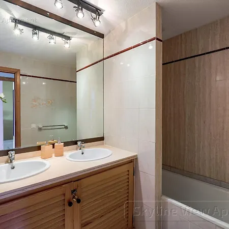 Apartamento Skyline View - Free Private Parking Including & Guest Bonus