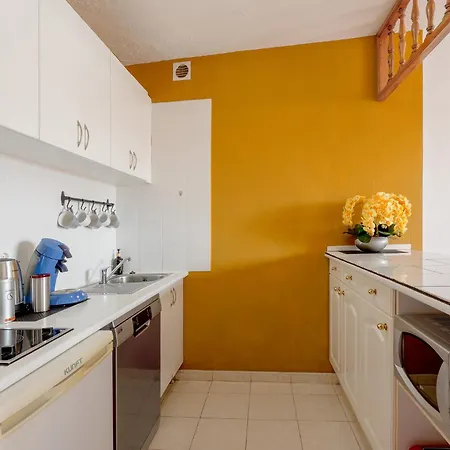 Skyline View - Free Private Parking Including & Guest Bonus *