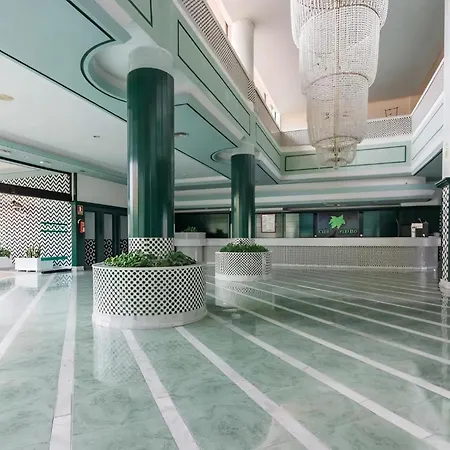 Skyline View - Free Private Parking Including & Guest Bonus *