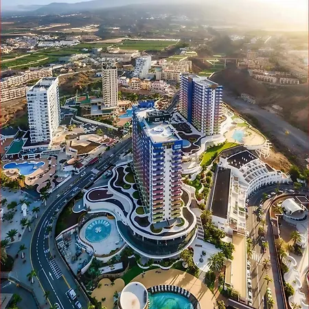 Apartamento Skyline View - Free Private Parking Including & Guest Bonus