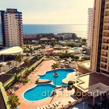 Skyline View - Free Private Parking Including & Guest Bonus Apartment *