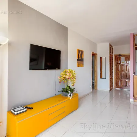 Skyline View - Free Private Parking Including & Guest Bonus Appartamento