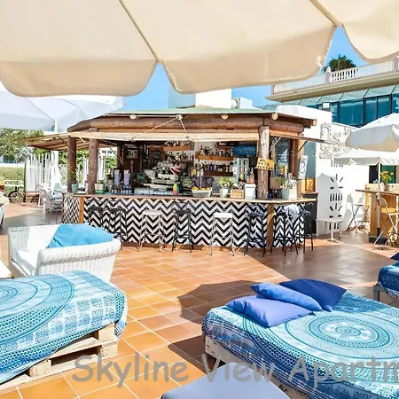 Skyline View Apartment - Free Private Parking High Speed Wi-Fi