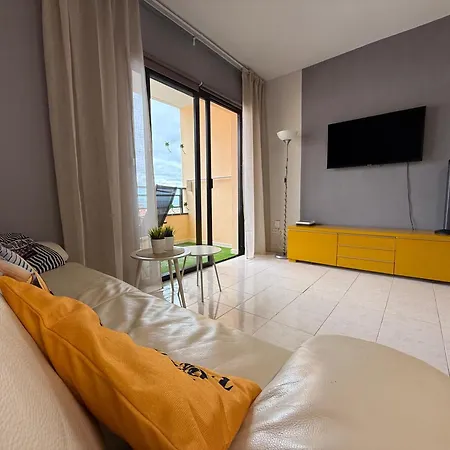 Appartamento Skyline View Apartment - Free Private Parking High Speed Wi-Fi
